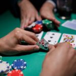 Why online casinos are an excellent place for new gamblers?